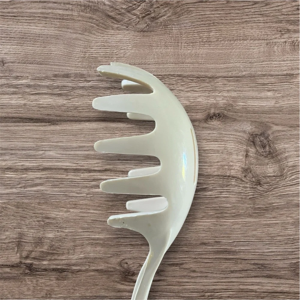 Vintage Ekco‎ Nylon Plastic Almond Beige Slotted Spaghetti Server Spoon